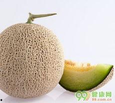 吃哈密瓜的人图,哈密瓜食客的甜蜜时光