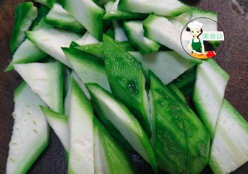 鲜瓜不洗可以吃吗,鲜瓜直接食用安全吗？揭秘不洗瓜果的真相