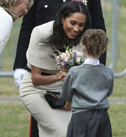 女王大人吃瓜,揭秘宫廷秘闻背后的真相