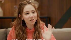 邓紫棋线下吃瓜,揭秘明星私下生活点滴