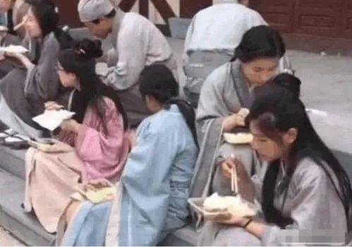 横店吃瓜趣事,揭秘明星幕后吃瓜趣事