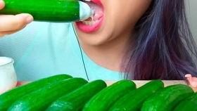 ll吃瓜,网络热词背后的故事与影响